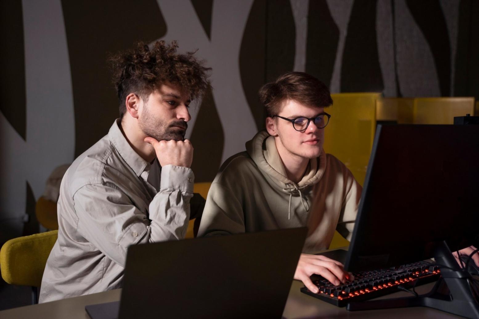 Collaboration d'équipe sur des projets pédagogiques